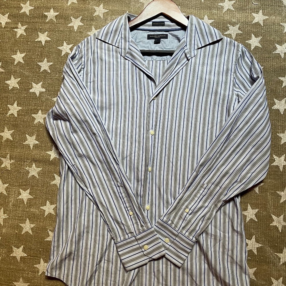 Banana Republic Slim Fit Men's button down Size M